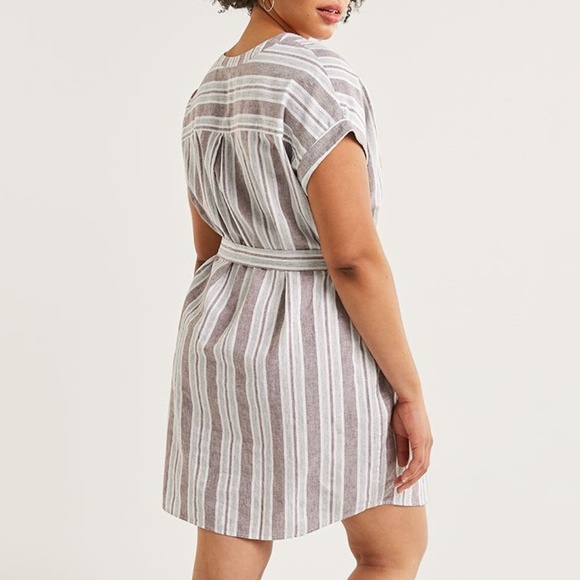 Reitman's Split Neck Henley Dress With Sash - Picture 2 of 8